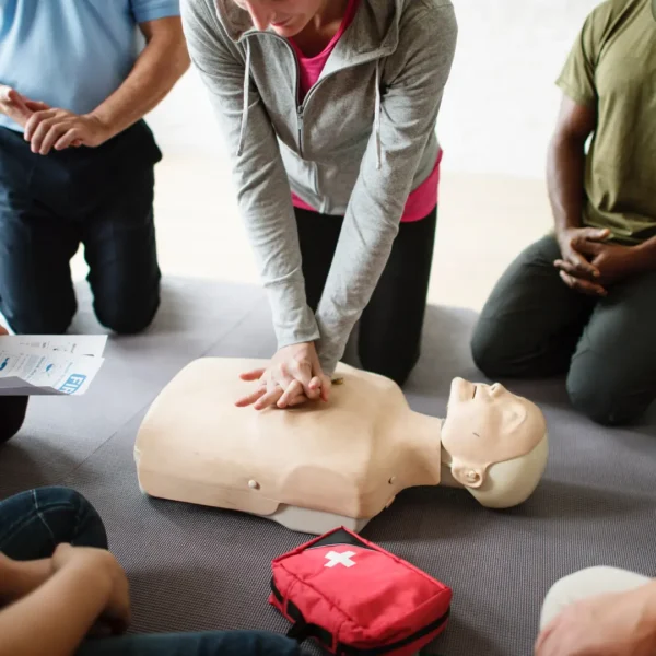 Corso di rianimazione cardiopolmonare e uso del defibrillatore